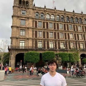 Meet your Posher, Rolando